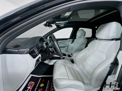 Used 2024 Porsche Macan GTS w/ Premium Plus Package image 16