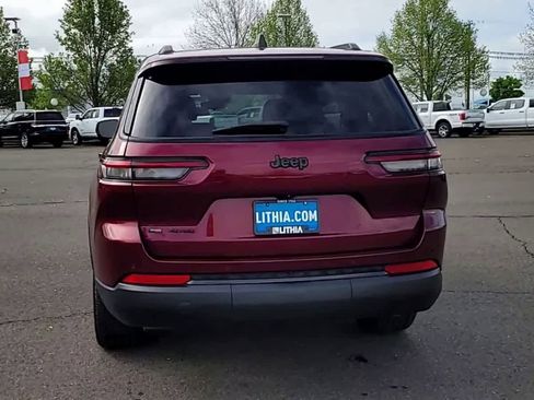 Used 2023 Jeep Grand Cherokee L Laredo image 7