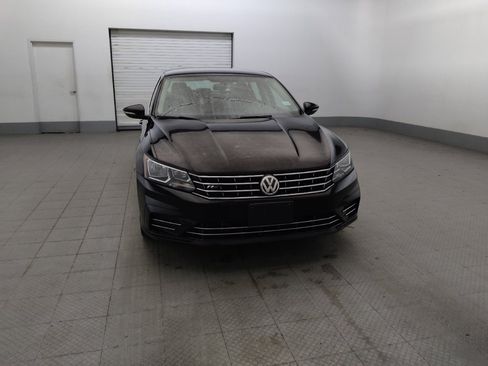 Used 2017 Volkswagen Passat 1.8T R-Line FWD image 14