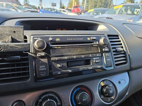 Used 2002 Toyota Camry XLE image 19