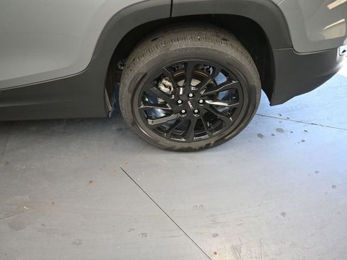 Used 2023 GMC Terrain SLE w/ Driver Convenience Package AWD/4WD image 18