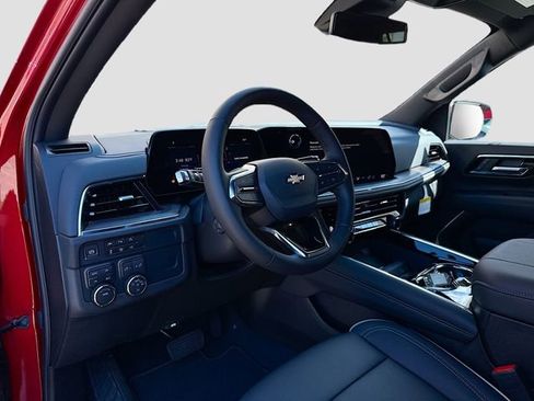 New 2025 Chevrolet Suburban Premier image 10