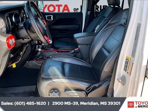 Used 2020 Jeep Gladiator Overland w/ Cold Weather Group image 18