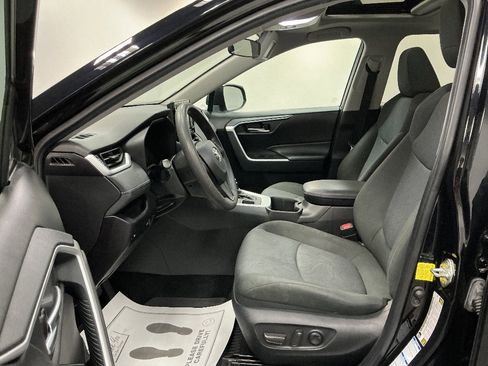 Used 2022 Toyota RAV4 XLE w/ Convenience Package AWD/4WD image 8