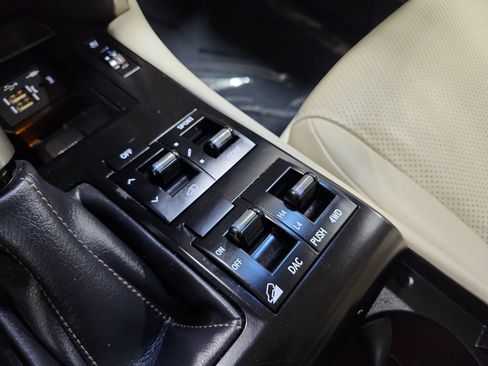 Used 2020 Lexus GX 460 Luxury w/ Accessory Package AWD/4WD image 28