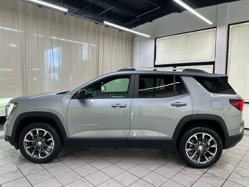 Used 2025 GMC Terrain Elevation w/ Elevation Premium Package AWD/4WD image 12