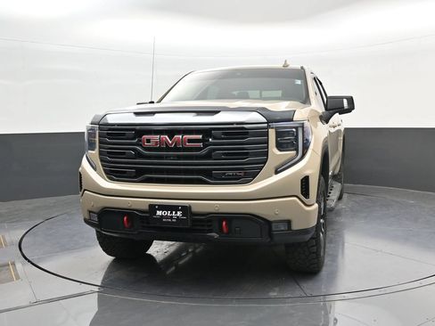 Used 2023 GMC Sierra 1500 AT4 w/ AT4 Premium Package AWD/4WD image 3