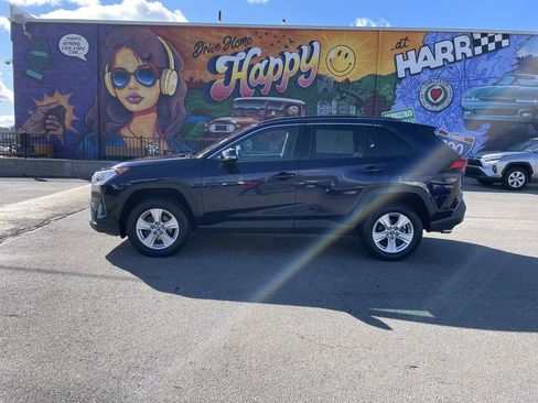 Used 2021 Toyota RAV4 XLE AWD/4WD image 2