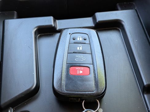Used 2021 Toyota Highlander Platinum FWD image 38