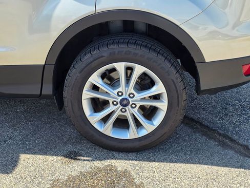 Used 2018 Ford Escape SE w/ SE Sync 3 Package AWD/4WD image 11