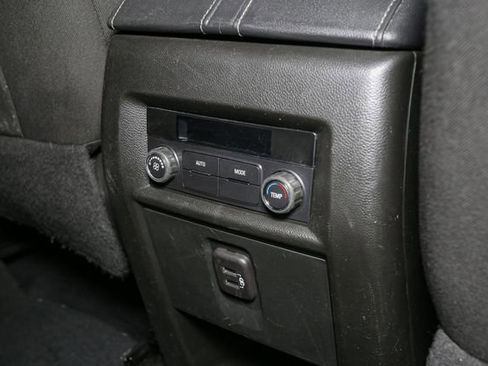 Used 2023 Chevrolet Traverse LT AWD/4WD image 21