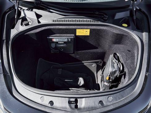 Used 2025 McLaren Artura Spider image 17