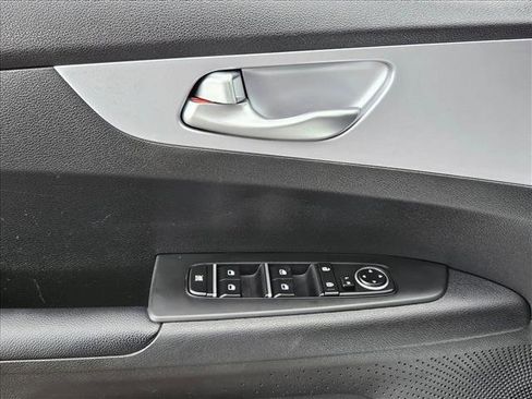 Used 2023 Kia Forte LXS w/ LXS Technology Package FWD image 27
