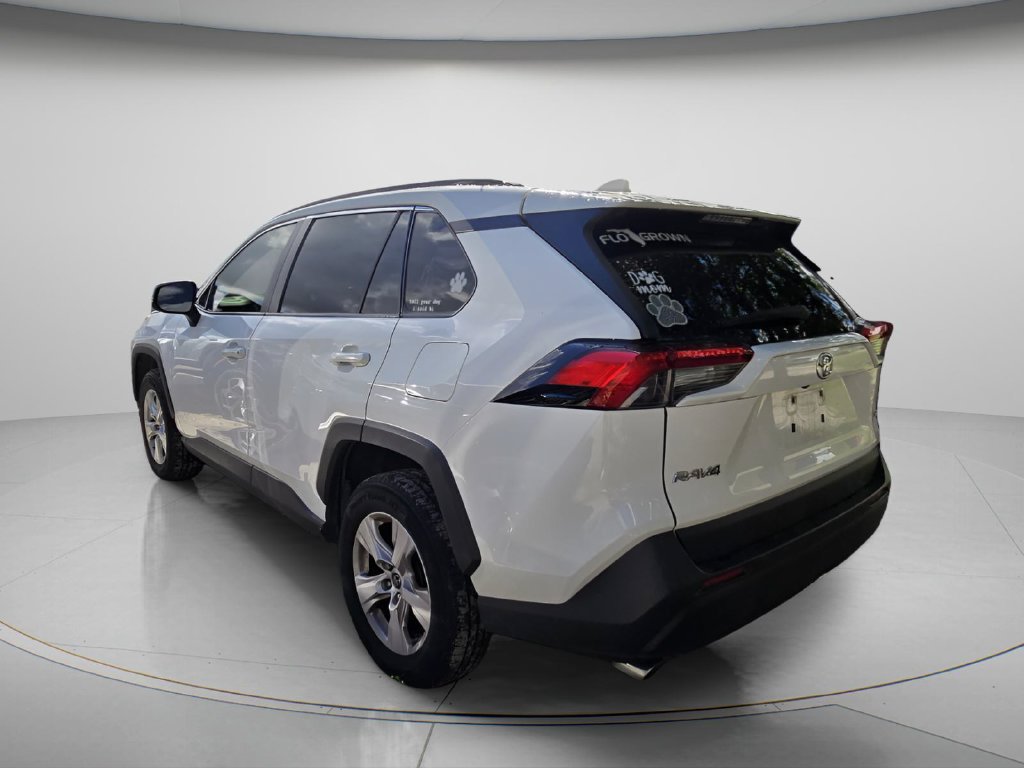 Used 2019 Toyota RAV4 XLE w/ Convenience Package FWD image 5