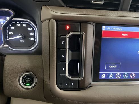 Used 2021 GMC Yukon Denali w/ Denali Premium Package image 25