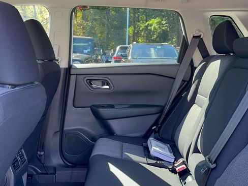 Used 2026 Nissan Rogue SV image 10