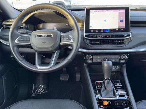 Used 2022 Jeep Compass Limited w/ (RED) Package image 17