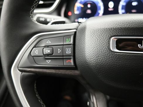 New 2025 Jeep Grand Cherokee L Limited w/ Black Appearance Package image 28