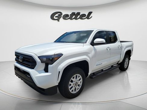 Certified 2025 Toyota Tacoma SR5 RWD image 1