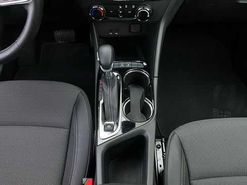 Used 2025 Buick Encore GX Preferred image 13