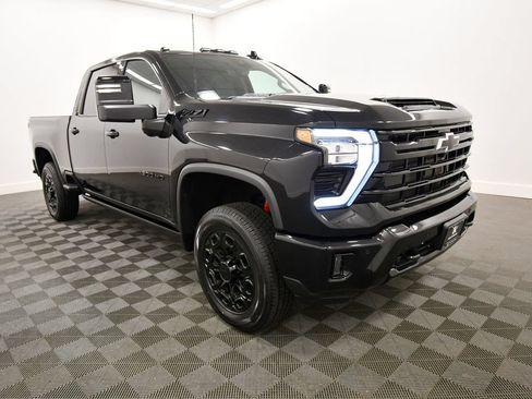 Used 2024 Chevrolet Silverado 2500 LTZ w/ LTZ Plus Package AWD/4WD image 10