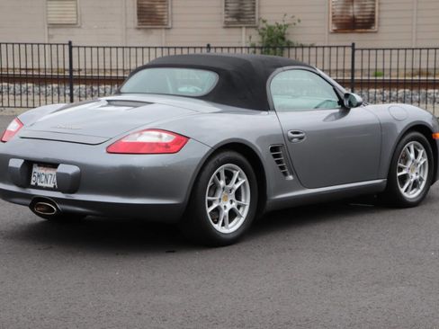 Used 2005 Porsche Boxster RWD image 18