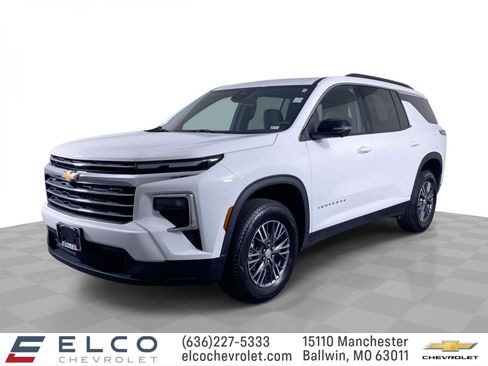 Certified 2026 Chevrolet Traverse LT w/ Driver Confidence Package FWD image 1