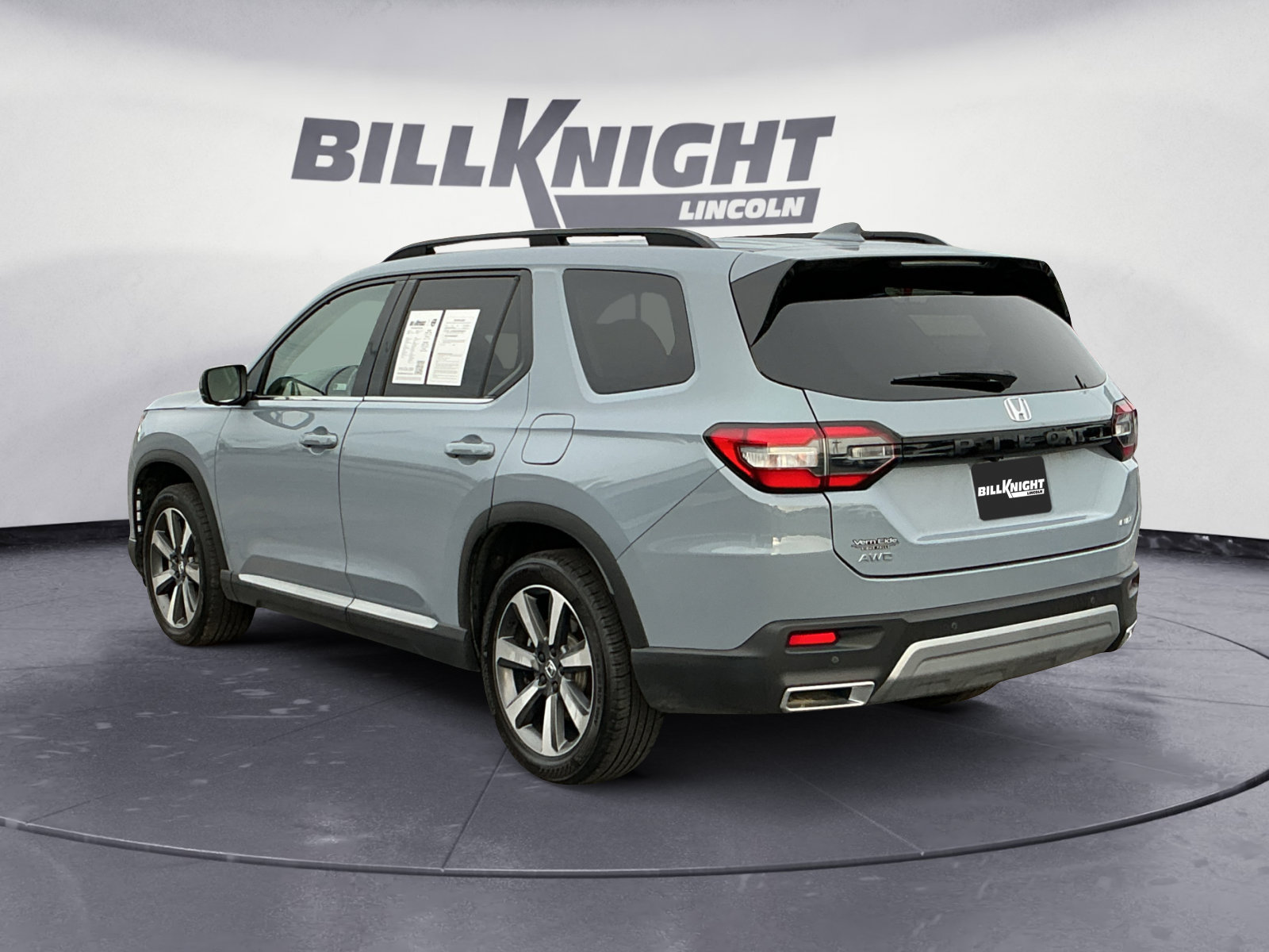 Used 2024 Honda Pilot Elite image 4