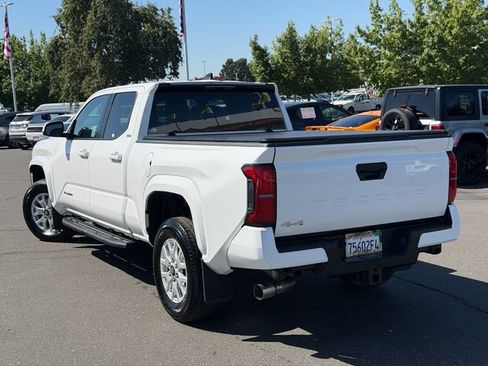 Used 2025 Toyota Tacoma SR5 AWD/4WD image 11
