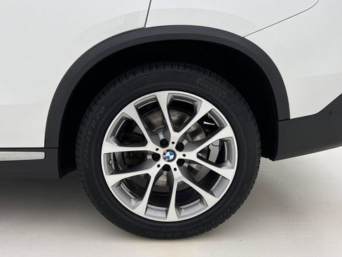Used 2024 BMW X5 xDrive40i w/ Parking Assistance Package AWD/4WD image 28