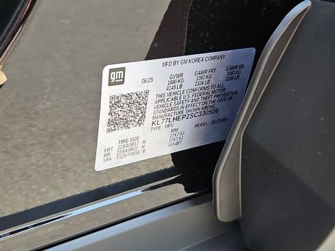 New 2025 Chevrolet Trax LT w/ Driver Confidence Package image 29