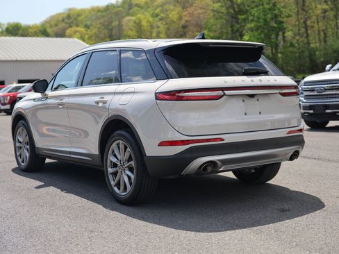Used 2022 Lincoln Corsair AWD w/ Premium Package image 7