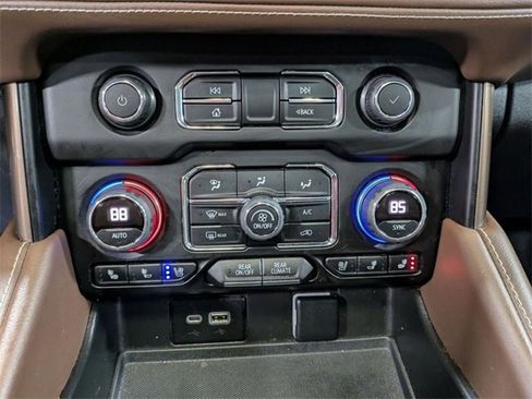 Certified 2022 Chevrolet Suburban High Country image 20