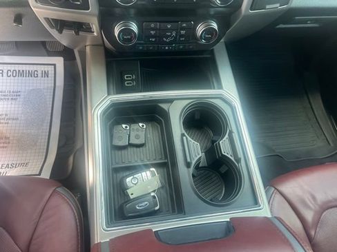 Used 2019 Ford F250 Platinum w/ Platinum Ultimate Package AWD/4WD image 27