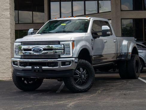 Used 2017 Ford F350 Lariat w/ Lariat Ultimate Package AWD/4WD image 6
