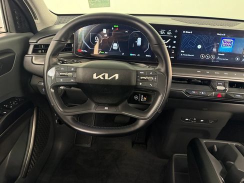 Used 2026 Kia EV9 Light RWD image 14