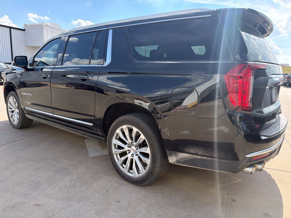 Used 2023 GMC Yukon XL Denali w/ Max Trailering Package AWD/4WD image 5