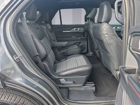 Used 2025 Ford Explorer ST-Line w/ Premium Package AWD/4WD image 18