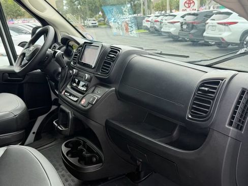 Used 2025 RAM ProMaster 2500 w/ Convenience Group FWD image 18