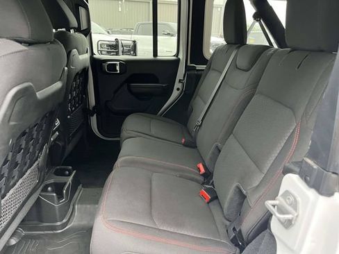 Used 2022 Jeep Wrangler Unlimited Rubicon w/ LED Lighting Group AWD/4WD image 15