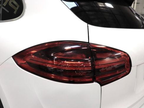 Used 2018 Porsche Cayenne S image 5