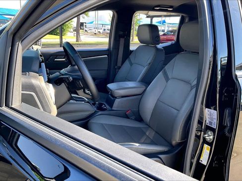 Used 2025 Chevrolet Colorado ZR2 w/ Technology Package image 8