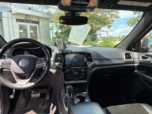 Used 2019 Jeep Grand Cherokee Altitude AWD/4WD image 24