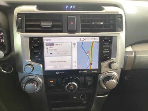 Used 2022 Toyota 4Runner SR5 Premium image 18