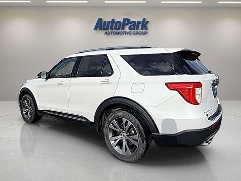 Certified 2020 Ford Explorer Platinum w/ Premium Technology Package AWD/4WD image 7