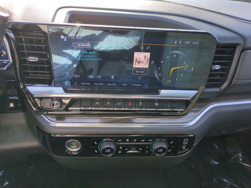 Used 2023 Chevrolet Silverado 1500 LT AWD/4WD image 23
