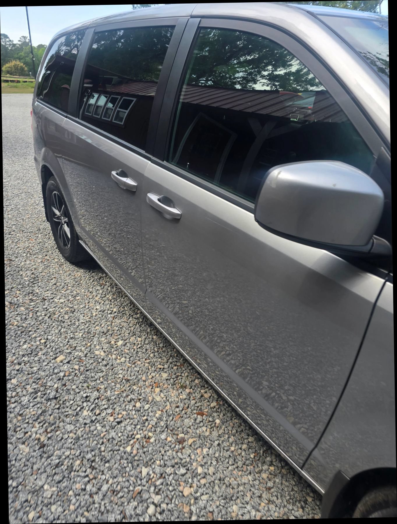 Used 2019 Dodge Grand Caravan SE FWD image 4