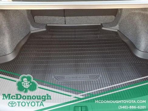 Used 2026 Toyota Corolla SE w/ SE Package FWD image 10