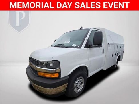 New 2025 Chevrolet Express 3500 w/ Power Convenience Package RWD image 11