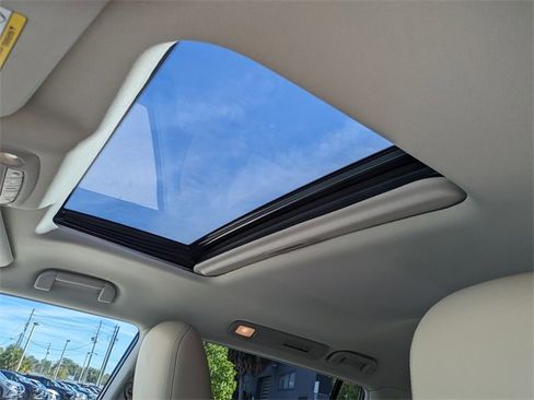 Used 2024 Nissan Armada SL w/ Captain's Chairs Package image 22